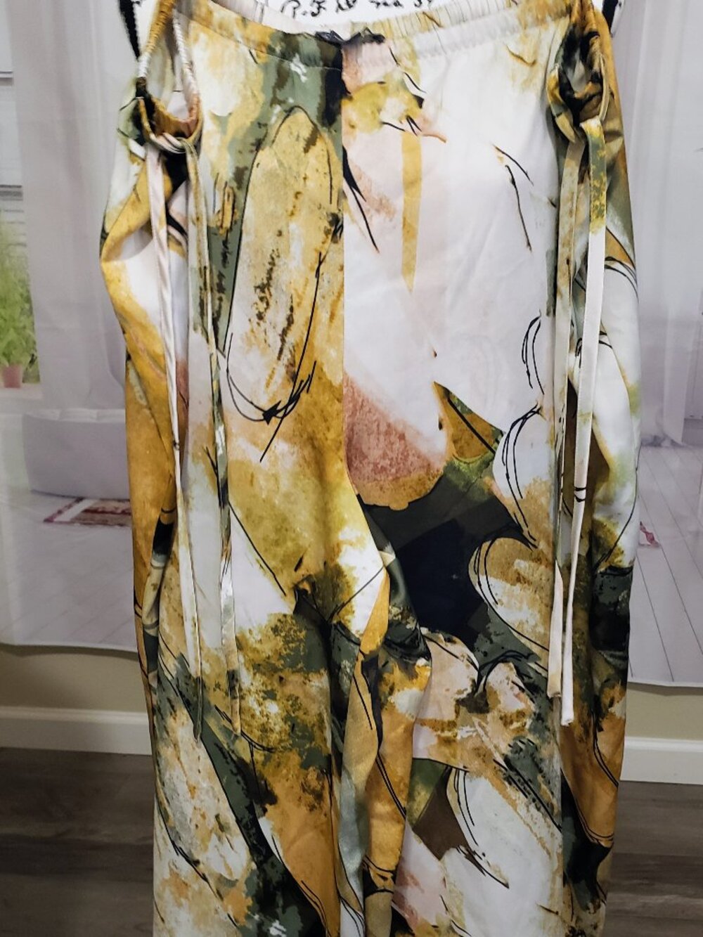 Adrianna Pappel "Palazzos" in  a silky, bright, abstract print, size 2X